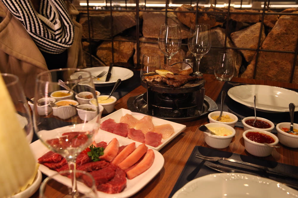 Carnes na pedra: entrecot, filé mignon, picanha e mais